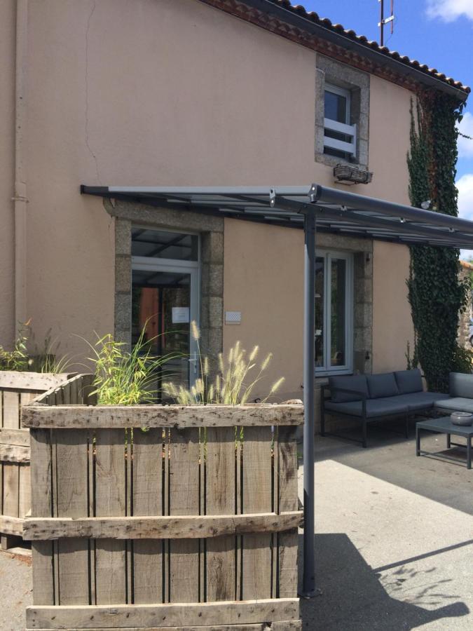 Le Petit Monty Gite Cote Etang Saint-Malo-du-Bois 外观 照片